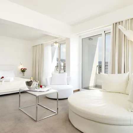Hotel Lucy