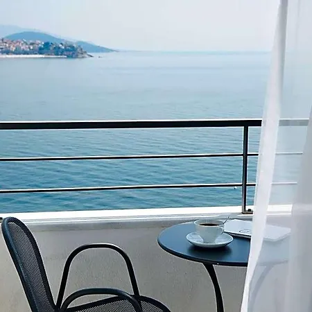 Lucy 5* Kavala